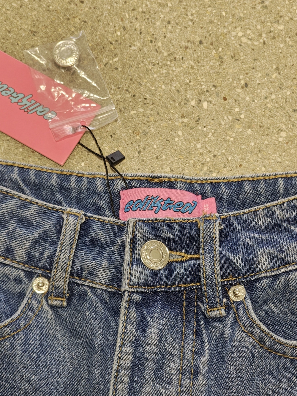 Edikted blue denim mini skirt v cut front - Picture 3 of 6